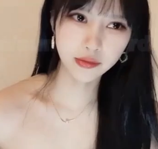 小骚猫stripchat抖馒头舞3v优质924m