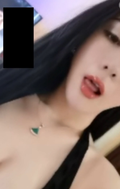 微信Eom美女蛇一對一私密32V3.8G珍藏