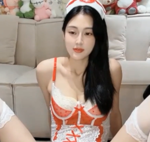 StripchatAngela000私密合集8V3.37G长腿天花板