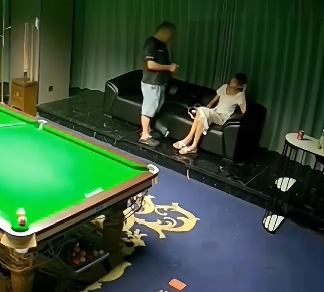 火爆壹号台球厅探探互动视频1部1.47G诱人