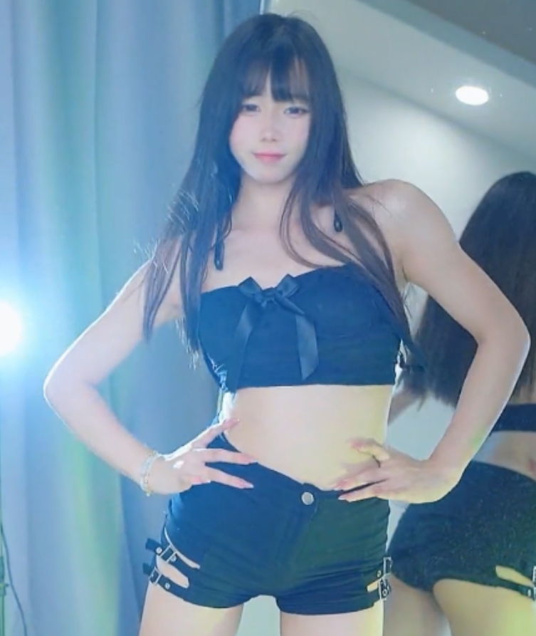 兔娘早期清纯热舞5V合集4G某站展示