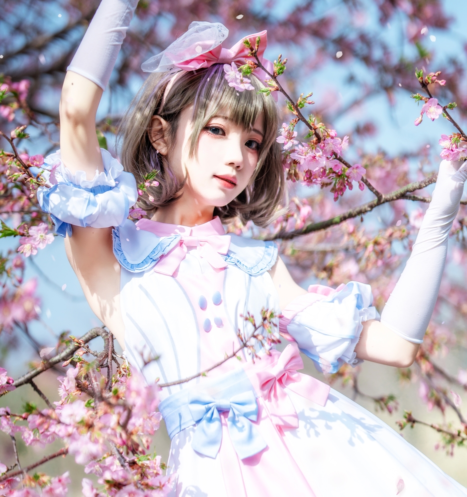 推特有尺度花柒Hanacos作品8套1.27G优质珍藏