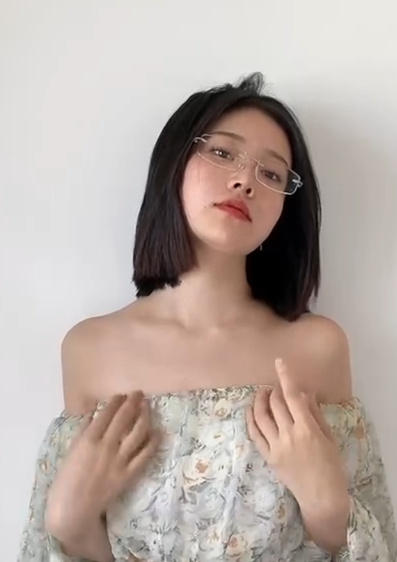 作品32.7g模特年年网络合集104套太惹火了