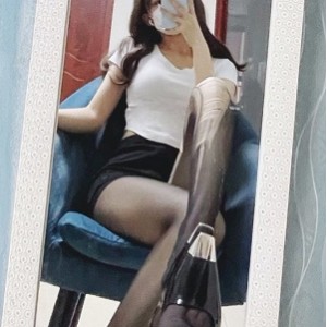 70部桃子黑丝御姐12.8G推特太诱人了