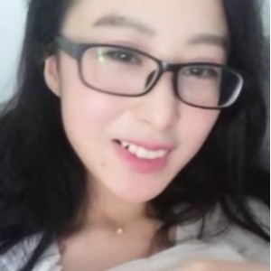 杭州夜夜实拍合集23部8.3G眼镜主播风韵撩人