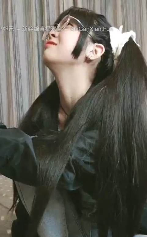 推特专属小女友私密视频28v30.5g火热