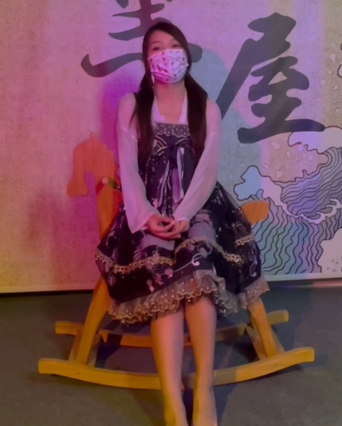 推特小黑屋私密视频合集8.2G汁水四溢