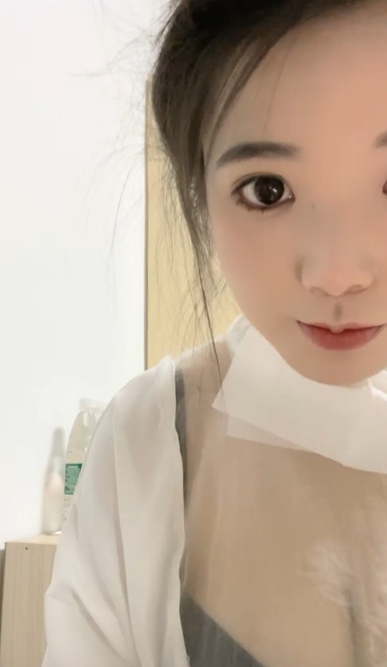 樱花大二学妹宿舍直播30v50.4g优质