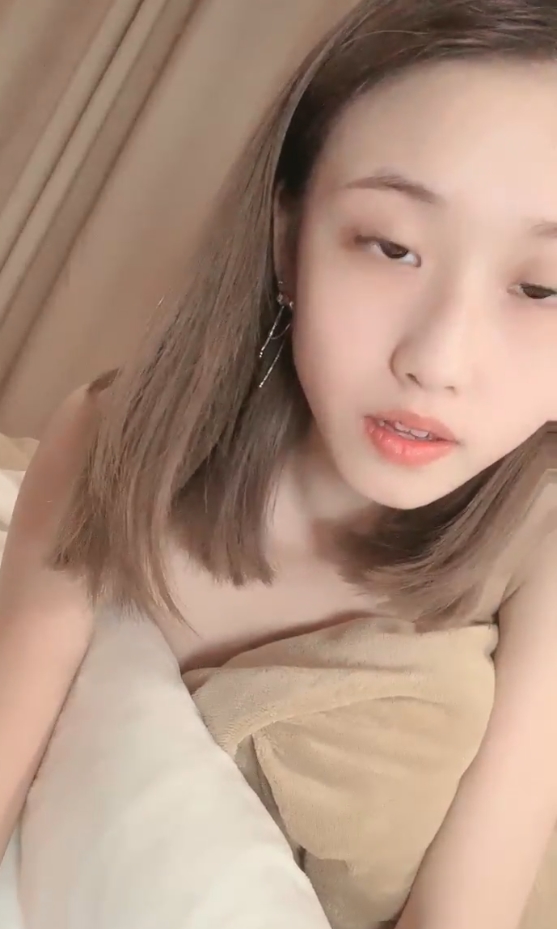 初恋福利李露热舞劲爆合集66部82G内部珍藏