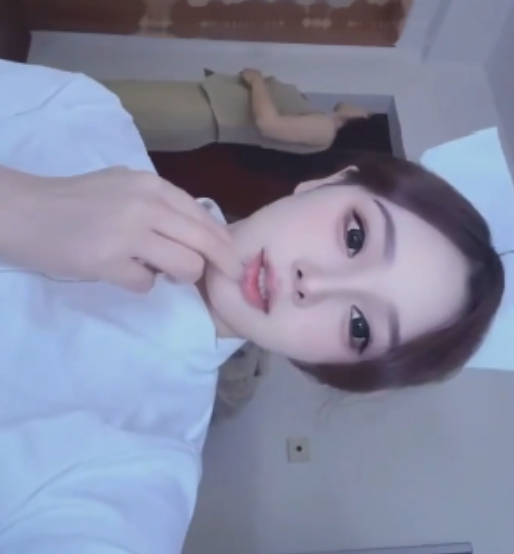 抖音池州大幂幂私藏12V206.6MB放飞道具流鼻血