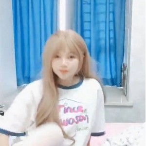 推特小溪要早睡视频合集27部46.5G超诱惑