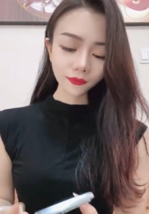 鱼鱼老板娘17G长腿合集12v推特