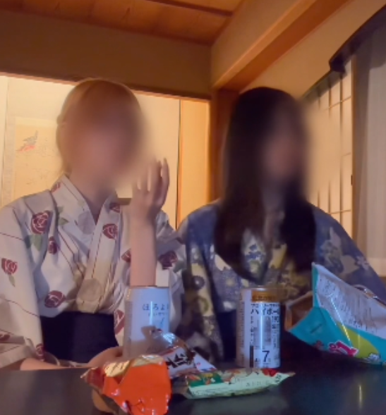 lilyxoxoles原档视频30部19.3G百合热恋