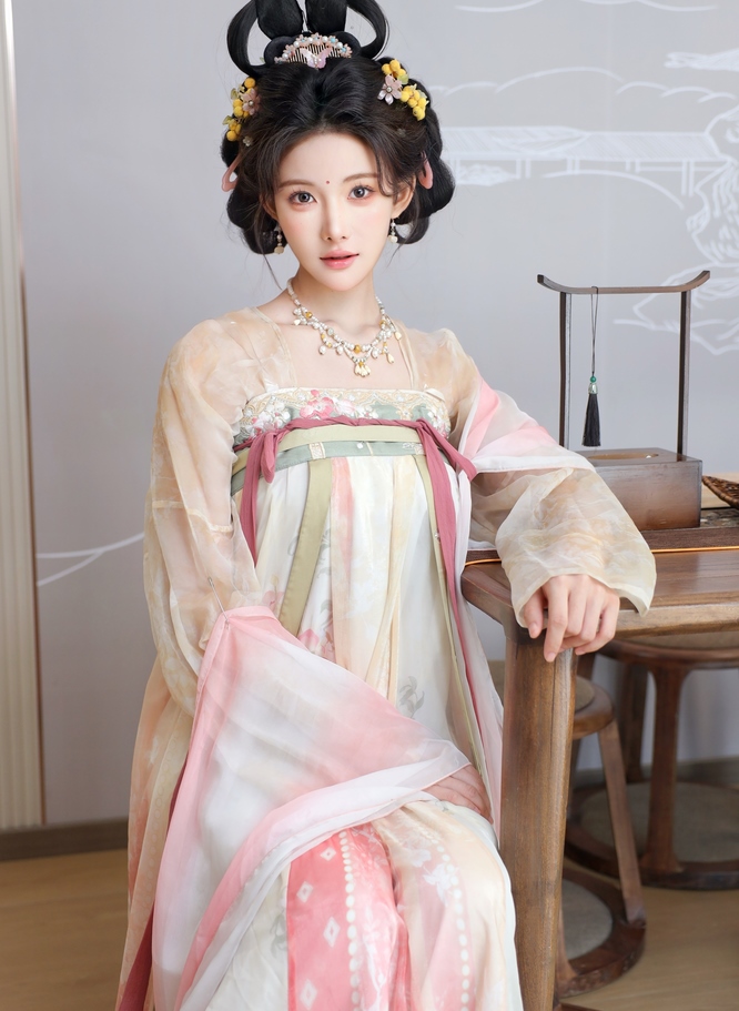 梨霜儿秀人网合集火辣8部36G