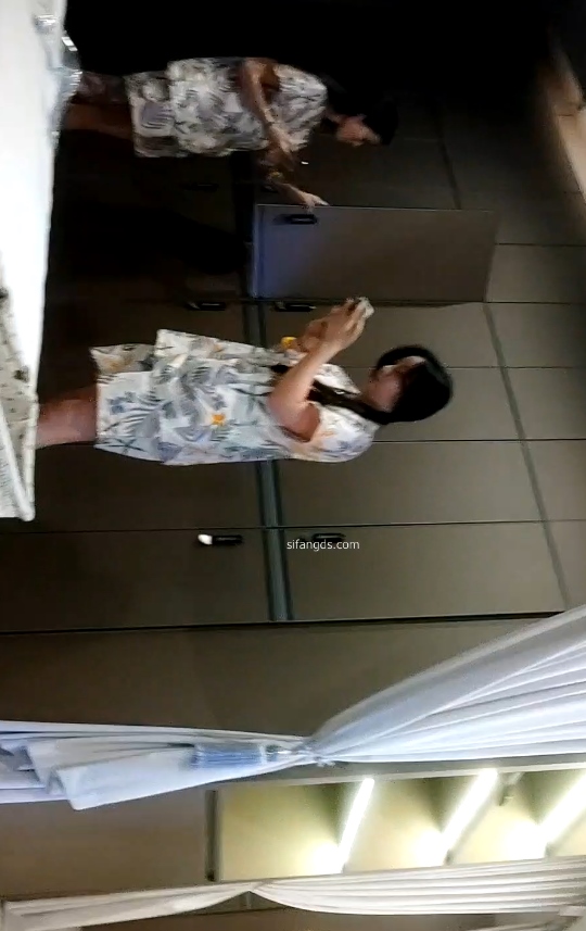 1.61G温泉小姐姐洗浴视频3部太诱人了