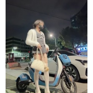 推特mikixka伪娘户外展示2部300MB优质
