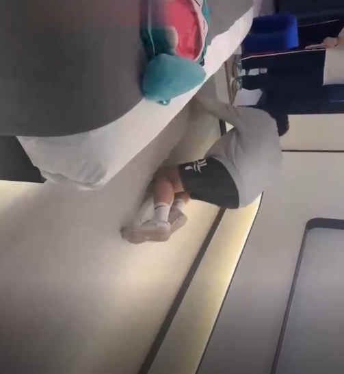 酷爱S学姐双S指教短片1v177M太会玩了