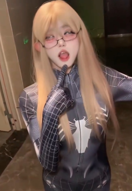 推特热舞摇合集68v35p114mTS超火辣