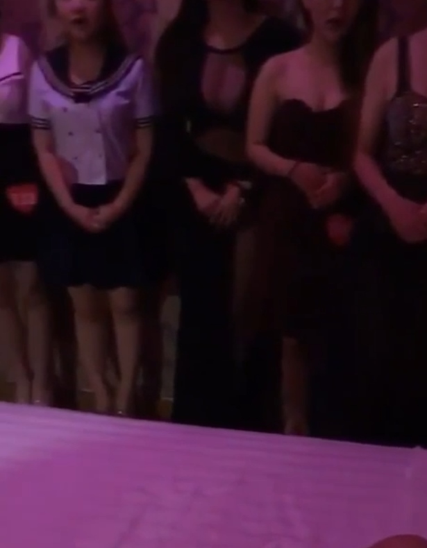 KTV包厢闪现陪玩合集535部2.66G群魔乱舞