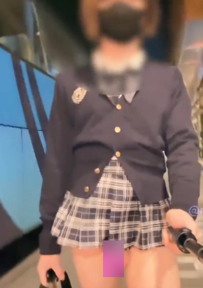 推特伪娘mikixka户外害羞任务18部1.3G超感觉