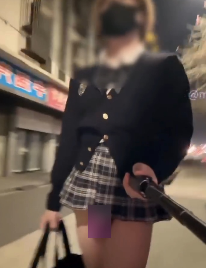 推特伪娘mikixka户外害羞任务18部1.3G超感觉