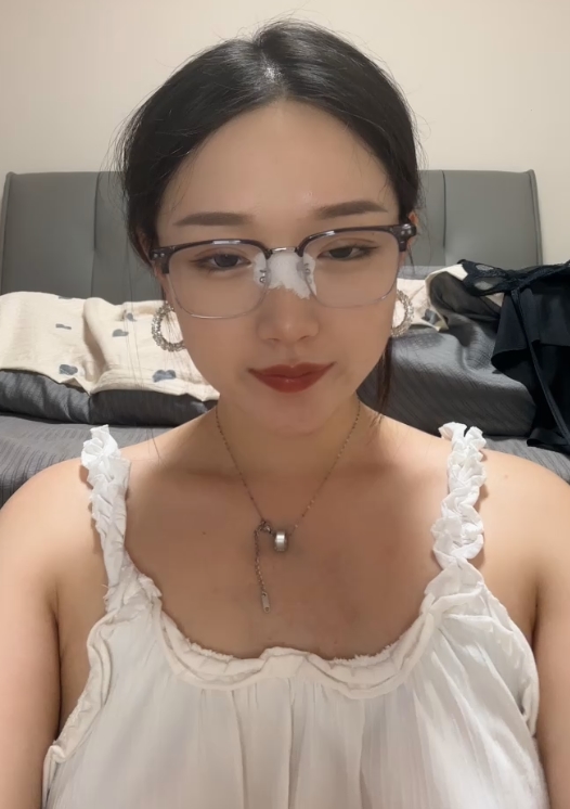 抖音眼镜御姐妹子叭嗦合集57部48.6G太顶了