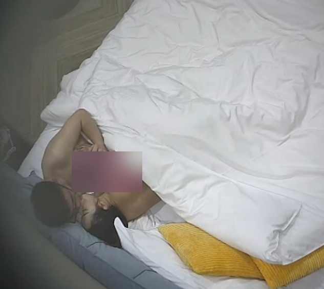 502.8MB超带感上帝视角给力男女私拍1组