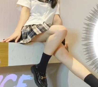 糖心（许木学长/许木daxumu）顶级颜值身材黑丝Jk格子裙学妹