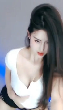 斗鱼(苏樱)宝藏女孩直播间的浮力视频