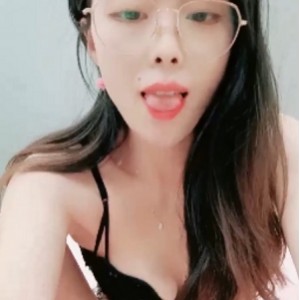 韵味十足高中英语老师泄密视频合集10部8.73G大长腿吸睛