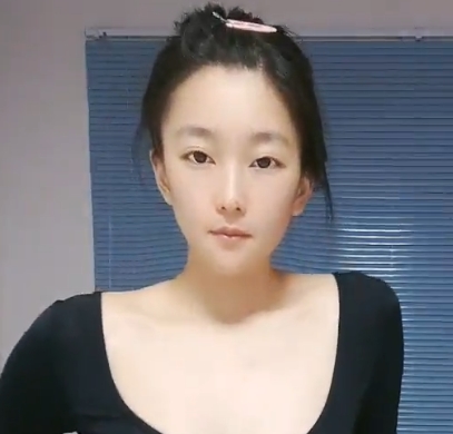 OnlyFans十柒学姐私房影像合集24部16.3G风情万种