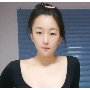 OnlyFans十柒学姐私房影像合集24部16.3G风情万种