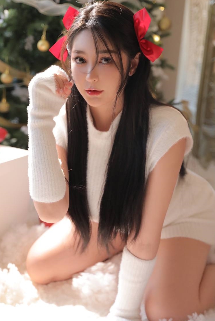 微博小王同学VIP私拍50G合集四月最新63万粉女神身材太顶