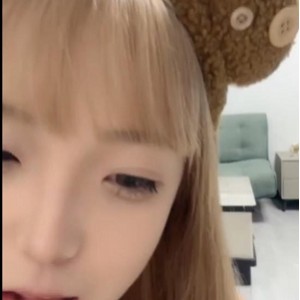 小奶昔蜜桃1部3.05G颜值天花板玩到虚脱太骚了