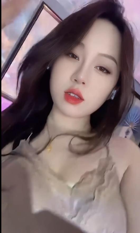 热舞顶胯御姐小黄鱼鱼姑娘快手白皙翘臀10部708M太会扭了