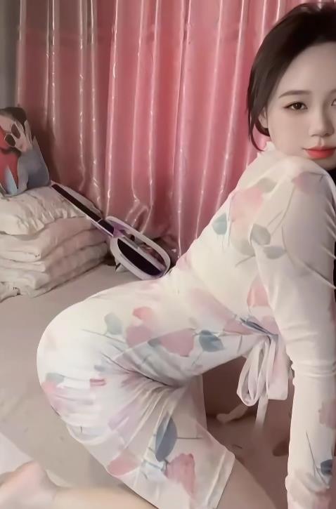 热舞顶胯御姐小黄鱼鱼姑娘快手白皙翘臀10部708M太会扭了