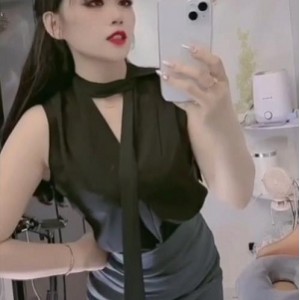 丝足诱惑江西小辣椒抖音2部148M极致撩人