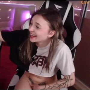 Queen_kitty甜美眼镜妹高清合集94V54.5G稀缺典藏