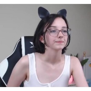 Queen_kitty甜美眼镜妹高清合集94V54.5G稀缺典藏