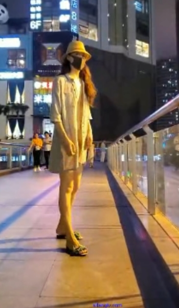 汤不热高挑尤物HeelSEXY私房互动1V1.5G妩媚撩人