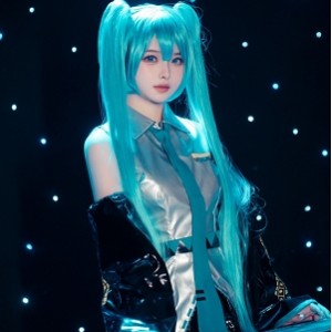 福利姬白莉爱吃巧克力私拍合集40套15G身材真顶