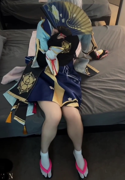 足艺女神MN最新COS约会三部875M绝美小脚太吸睛