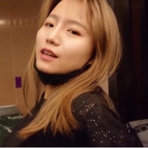 百度云边缘女大罩杯互动1v636M丰满晃眼