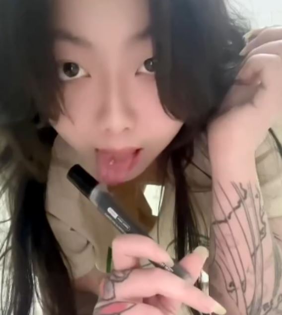 菟籽推特妖娆变装合集118部460M太撩人