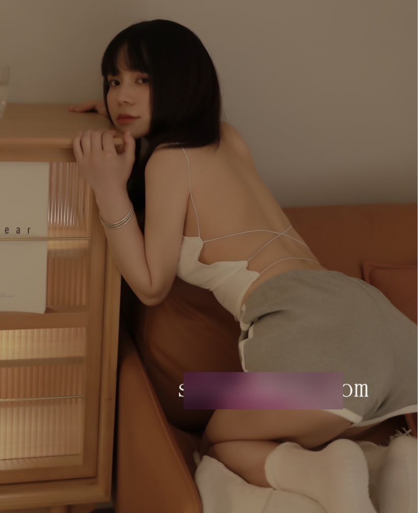 魔都希威社抖叔胡萝卜三人游私拍5部1.38G顶级嫩模太撩人