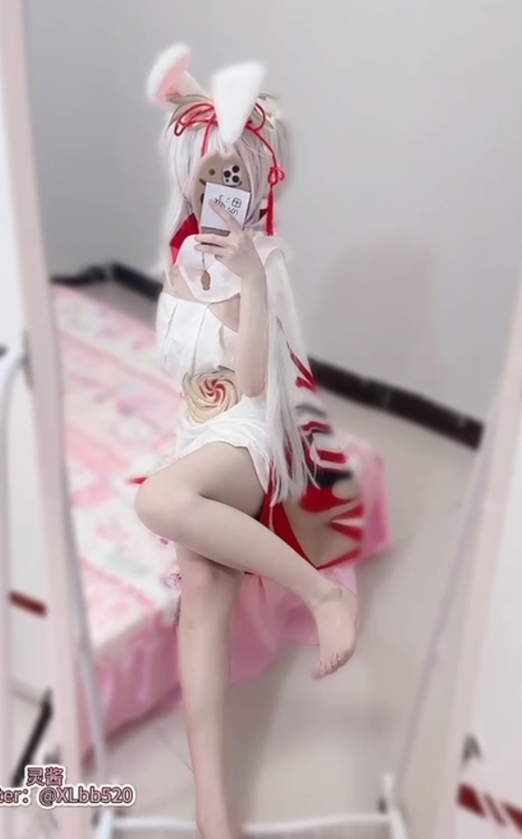 纸飞机福利姬乌萨奇八八定制cos劲爆26部1.3G太撩人