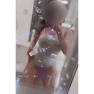 Onlyfans推特namprikk劲爆视频合集1部2.5G压迫感玉兔