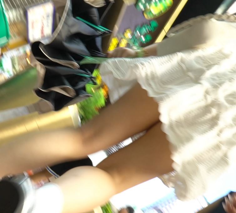 超撩人空城原创白裙小姐姐街拍作品1套277.7MB