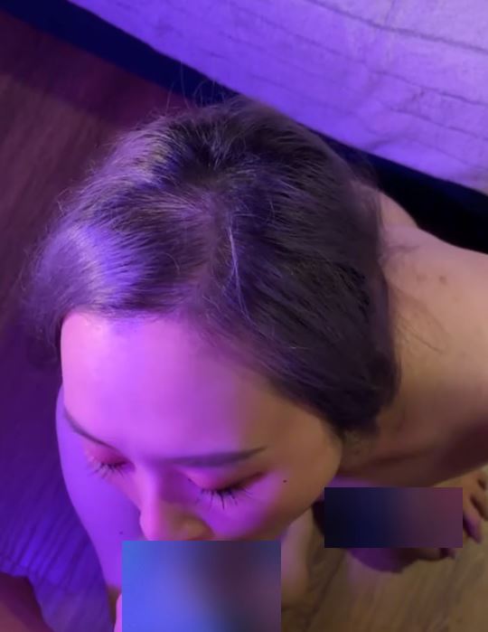 Molly大眼萌妹私录两部1.6G推特Hanson独家展示身子太顶