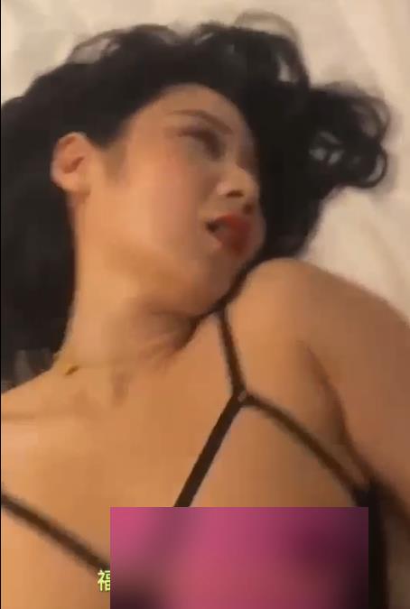 热门吃瓜网付婷婷私密泄露1部1.5G贼带劲